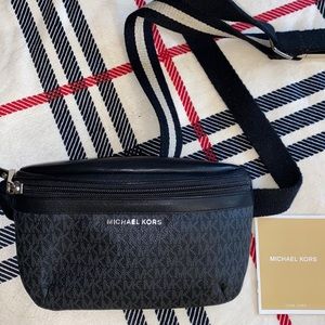 Michale kors bum bag